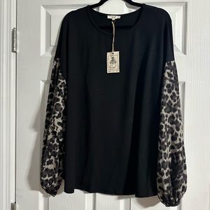 NWT Women’s “Easel” Blouse